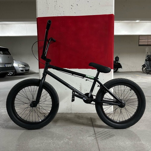 Stranger Royale 20" BMX freestyle bike like new, black, men's