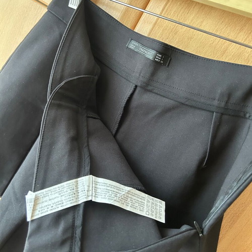 Zara women's black high-waisted shorts like new, size large