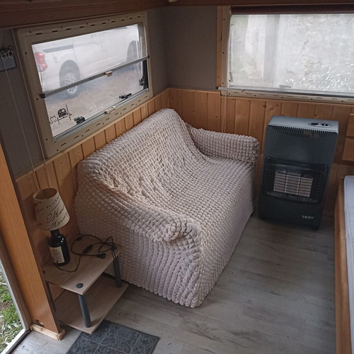 Hobby Prestige Caravan 9 Meters Fully Equipped in Excellent Condition