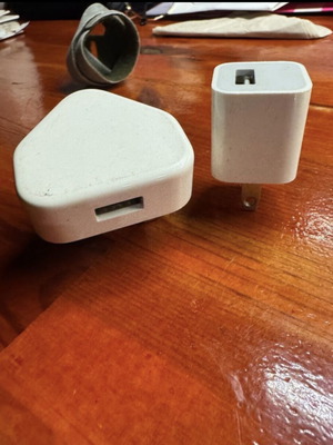 Mac Apple chargers like new, 2 together from England