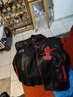 Δερμάτινο μπουφάν μηχανής Essenza