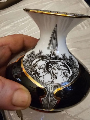 Hollohaza small vase Hungarian porcelain used, design by Endre Szasz