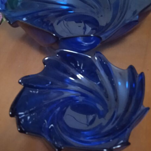 Arcoroc glass salad bowls set of two, like new, blue