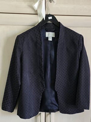 Black H&M jacket with three-quarter sleeve and purple embroidery size medium like new