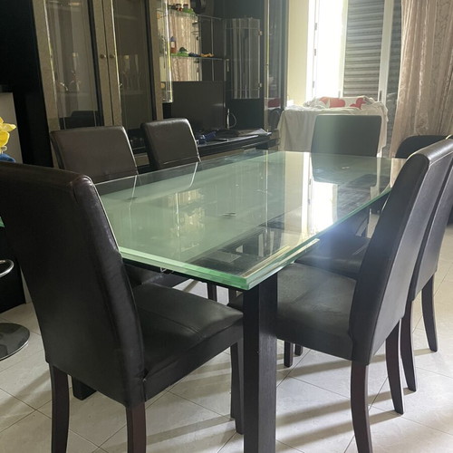 Dining table with 6 chairs used, extendable to 2.40m