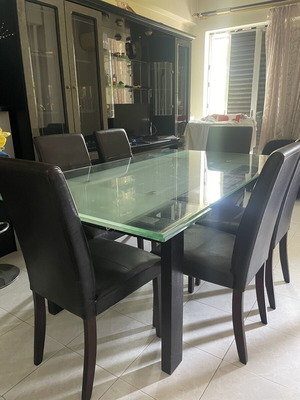 Dining table with 6 chairs used, extendable to 2.40m