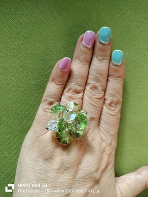 Crystal ring like new, adjustable, green