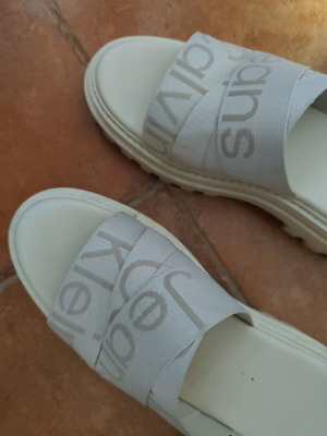 Calvin Klein Jeans πλατφόρμες σαν καινούργιες, λευκές-κρεμ με υφασμάτινο δέσιμο