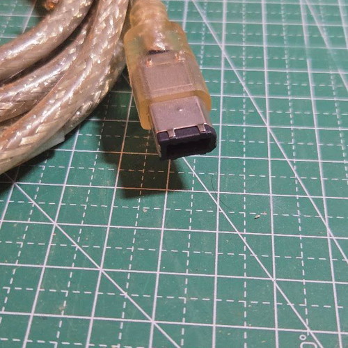 FireWire 400 (IEEE 1394) Cable 6-pin to 4-pin like new, transparent