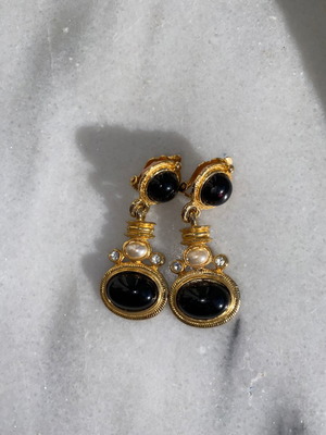 Vintage earrings with hematite like new