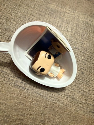 Φιγούρα Eleven Stranger Things Kinder Joy καινούργιο