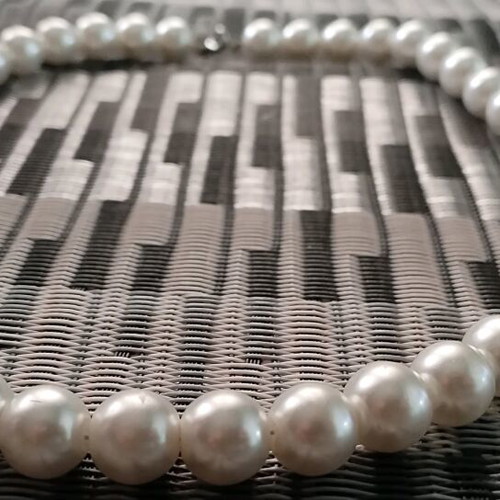 Pearl necklace used, white, all time classic