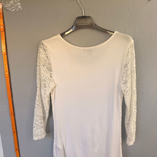 Women's white lace blouse with 3/4 sleeves used, size M