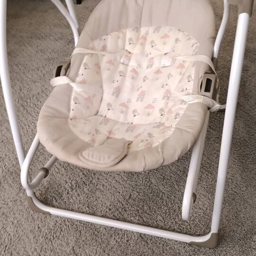 Electric baby cot like new, relax