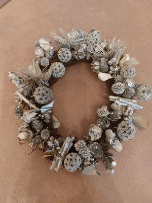 Christmas wreath like new