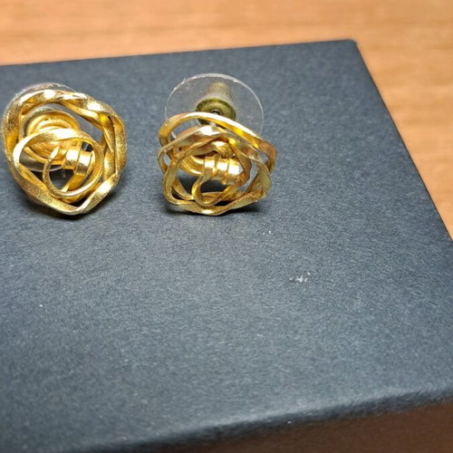 Fo earrings used