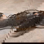  Clarks