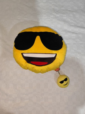 Λούτρινο emoji μαξιλάρι μεταχειρισμένο, 24 εκατοστά
