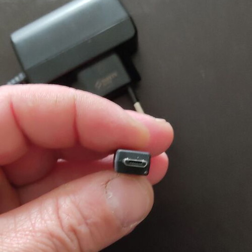 Sony Ericsson micro usb charger used