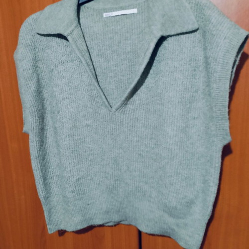 Only vest like new, beige and green, loose fit