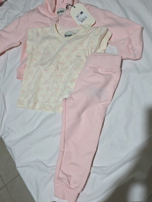 Dirkje clothing set for 18 months, new with tags