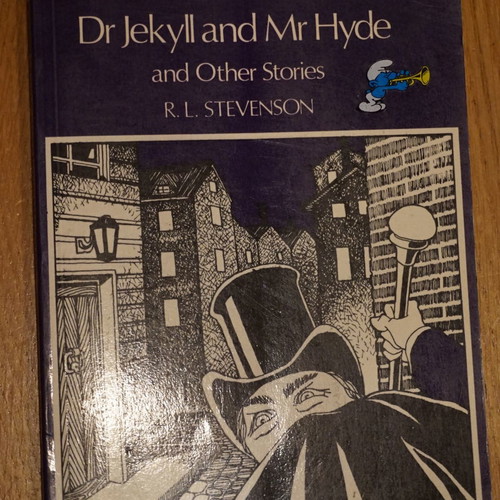Dr Jekyll and Mr Hyde English book with notes