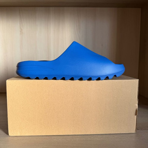 Yeezy Slides Azure Blue Size 51 Like New