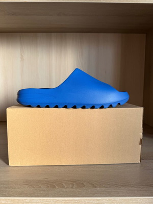 Yeezy Slides Azure Blue Size 51 Like New