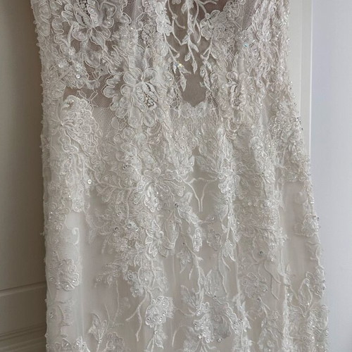 Justin Alexander Wedding Dress with Swarovski Crystals like new, size 8