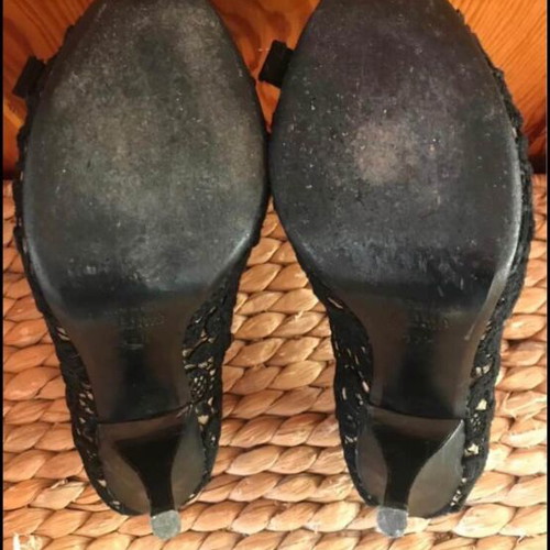 Peep toe high heels Alima like new, black leather and lace, heel 10 cm