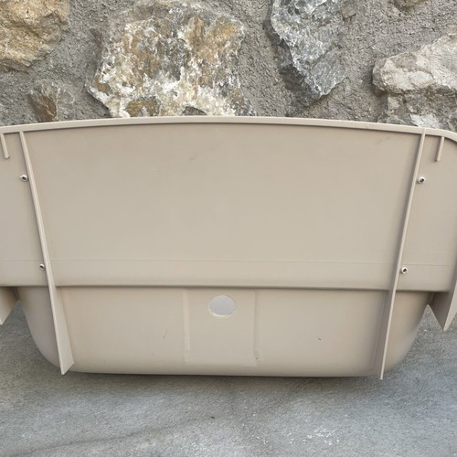 Sanit PVC wall-mounted sink with splash guard