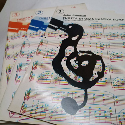 Set of 3 books with well-known easy classic foreign songs like new