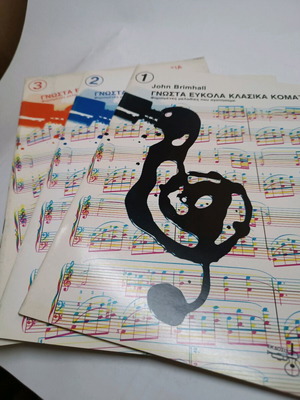 Set of 3 books with well-known easy classic foreign songs like new