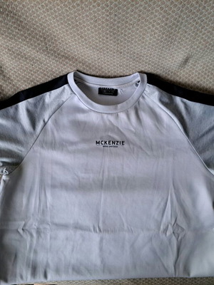 T-shirt βόλτας McKenzie μεταχειρισμένο, μέγεθος Μ, άσπρο και γκρι