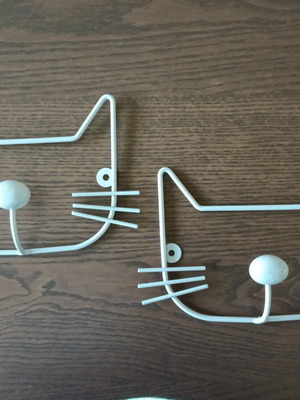 Metal Cat Wall Hooks set of 2 used, light gray