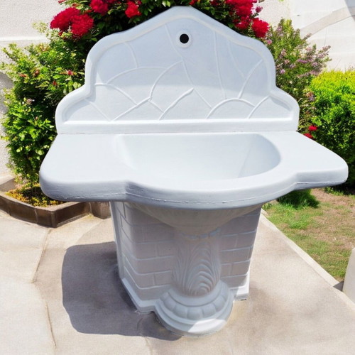 Debora Concrete Garden and Yard Fountain white, new