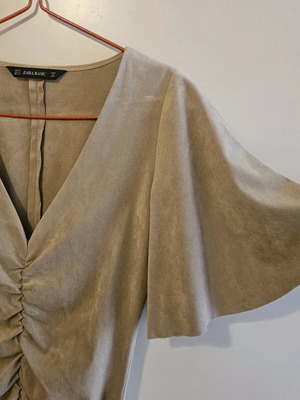Φόρεμα Zara Basic μπεζ σαν καινούργιο με ντραπέ σχέδιο