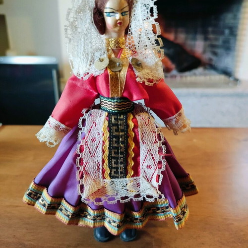 Collectible miniatures with traditional costumes like new