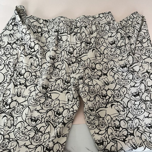XS Women's Pajamas with Moving Designs like new, white and beige