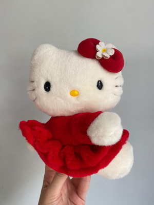Sanrio Hello Kitty λούτρινο παιχνίδι 2003 μεταχειρισμένο, κόκκινο φόρεμα