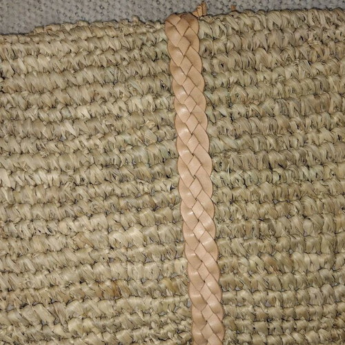 Handmade bag with leather and straw like new, beige