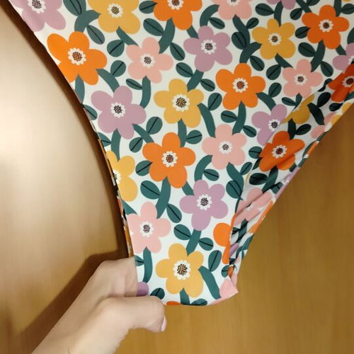 Chaton bikini large colorful, like new, clip closure top