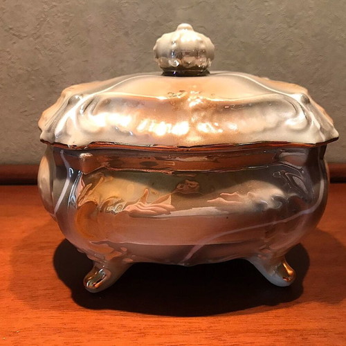 Vintage porcelain bonbonnière jewelry box used with wavy design