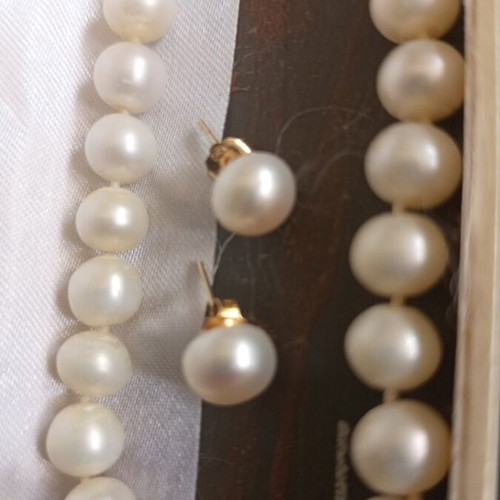 Pearl necklace with earrings 14k, like new, 24cm length