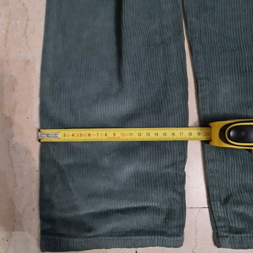 Zara corduroy kids pants used, size 10, olive color