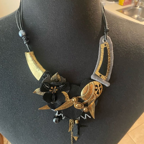 Handmade necklace like new