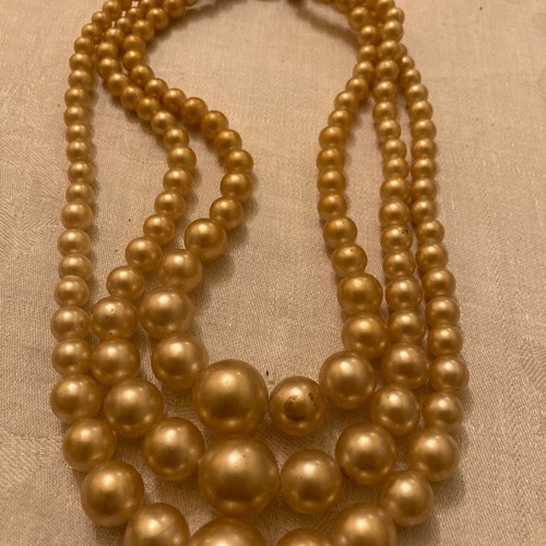 Vintage necklace with 3 rows of pearls used with unique clasp