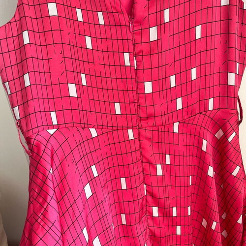 Darling L dress new pink with geometric patterns