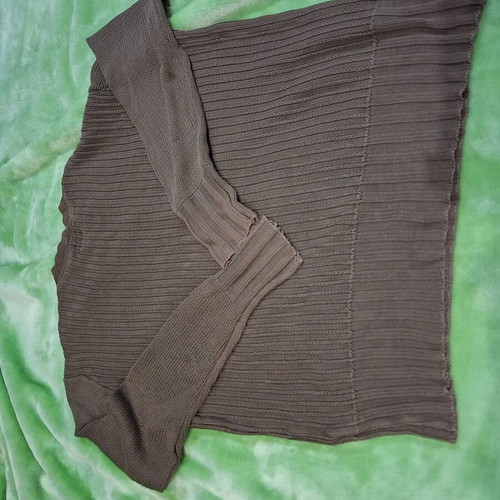 Men's woolen sweater brown like new