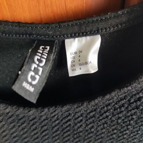 Black dress H&M like new, size XS